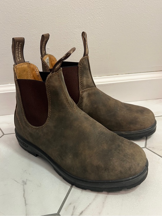 Blundstone Shoes - Blundstone 585 Rustic Brown Premium Leather Chelsea Boots Size 8 Womens